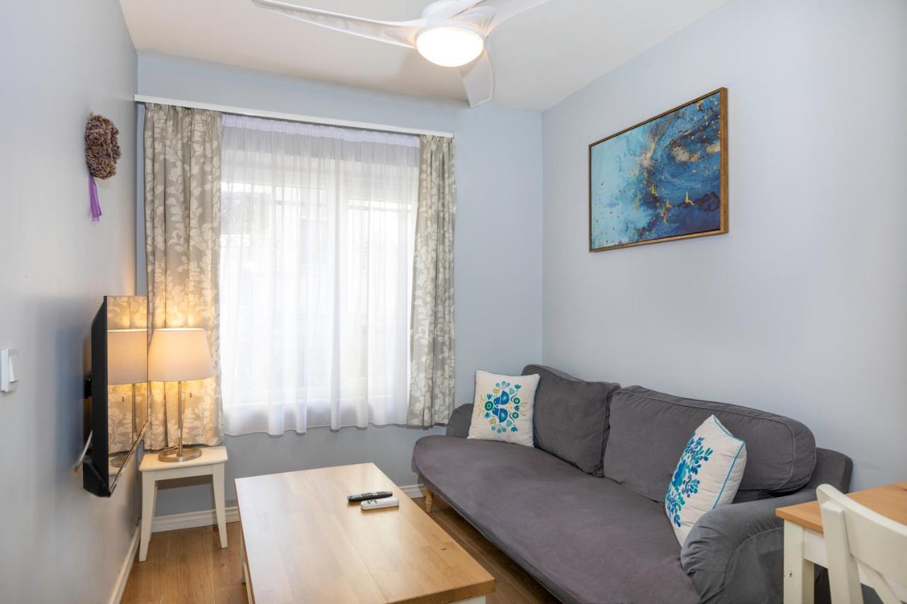 Apartment Omer Hayyam Istanbul