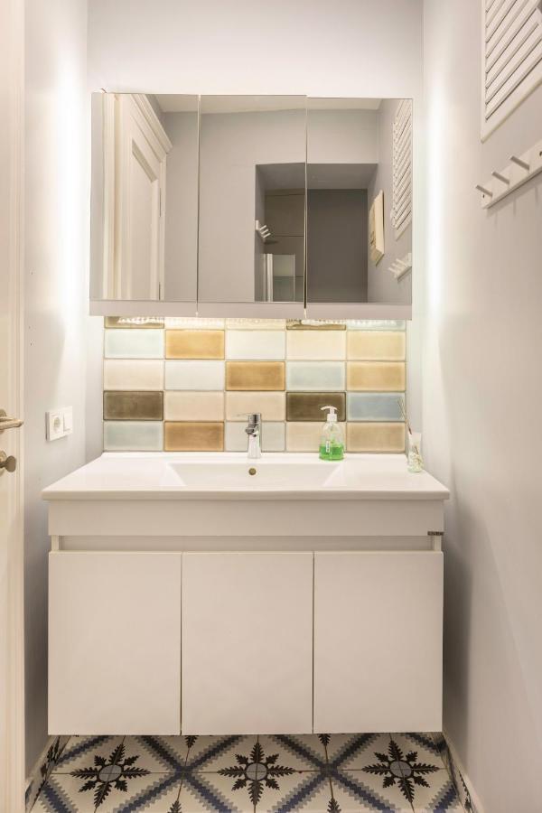 Omer Hayyam Apartment
